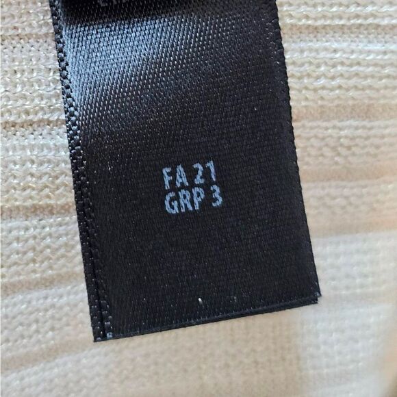 St. John Top Studded Neck line Ribbed Cream Short Sleeve Shirt  Sz Large Vintage - Picture 5 of 8